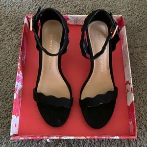 Chinese Laundry Rosie Scalloped Heels